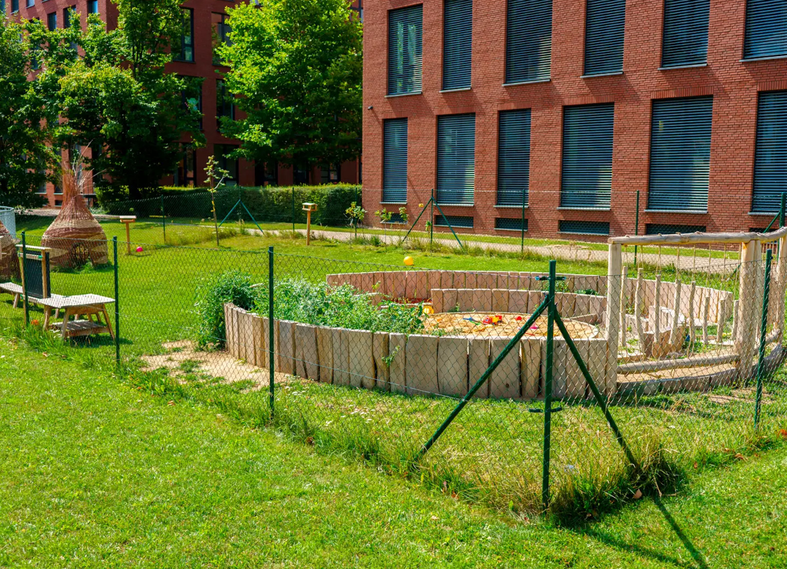 montessori školkami Praha 8