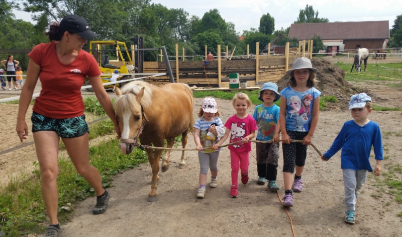 Písnický domeček montessori školkou