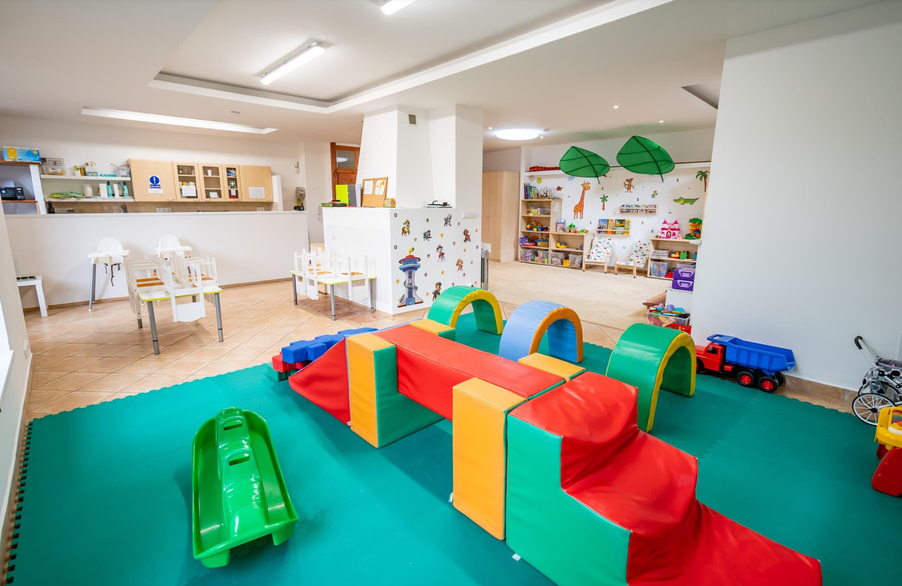 montessori školkami Jinonice